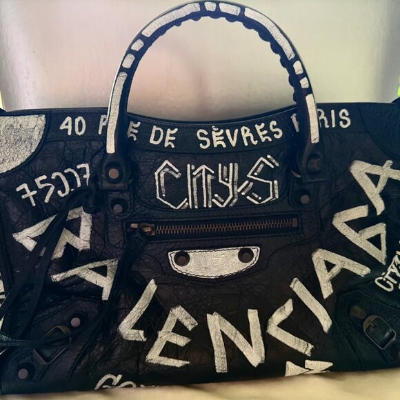 New! Balenciaga Graffiti Classic City Bag with Dust Bag - Picture 2 of 12